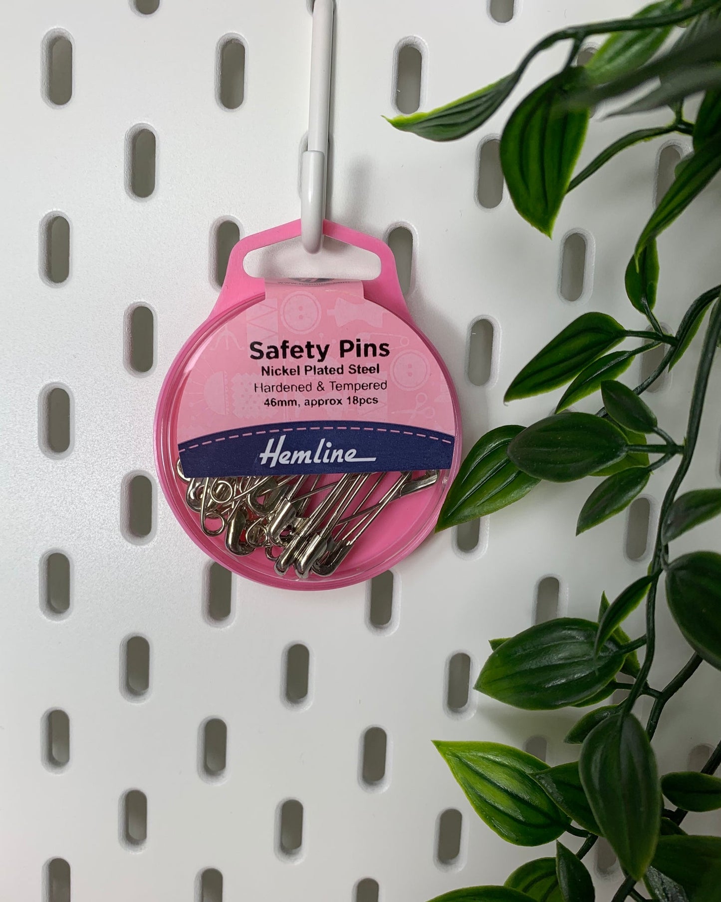 Pack of Hemline Safety Pins